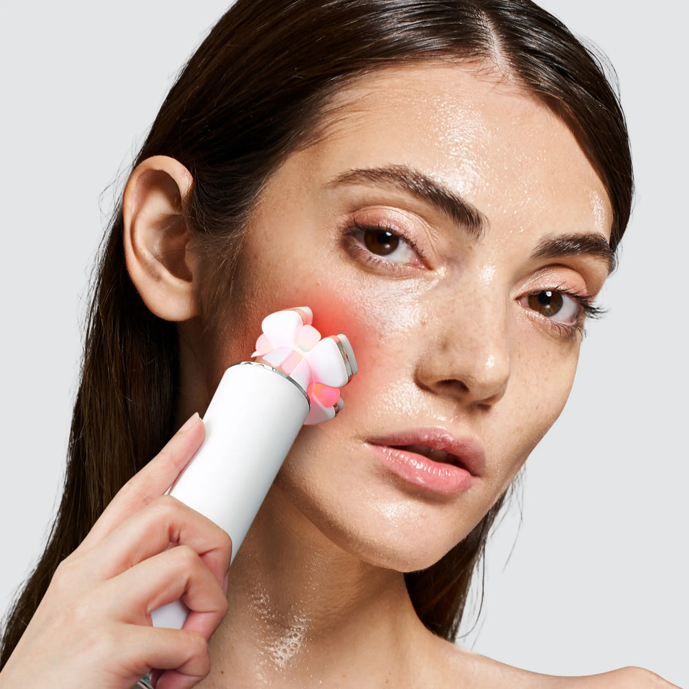 Halio RevitaWave Skin Rejuvenator photograph 1